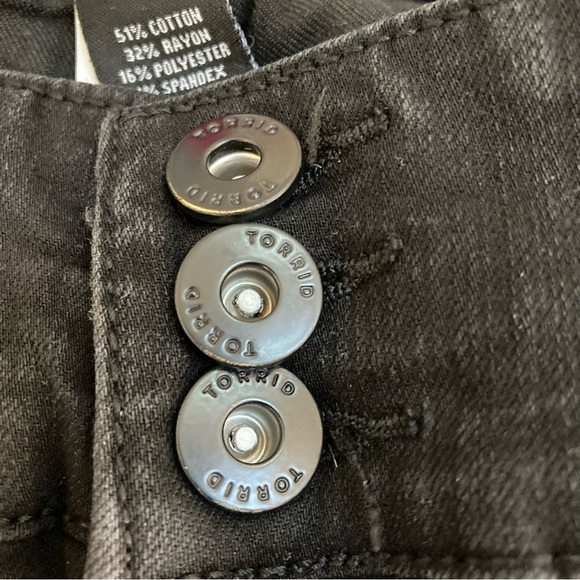 Torrid Size 28T (Tall) Black 3 Button Jeans Inseam 29 - Picture 5 of 9